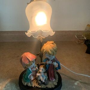 🤍Figurine Table Lamp with Frosted Glass Shade
